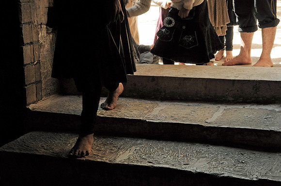 Entering the Sanctuary, Lalish (2009)